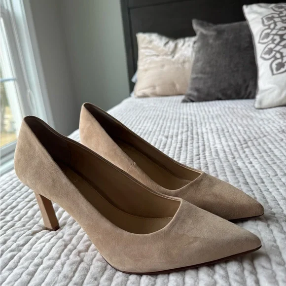 Vince Camuto Suede Pumps - Picture 2 of 7